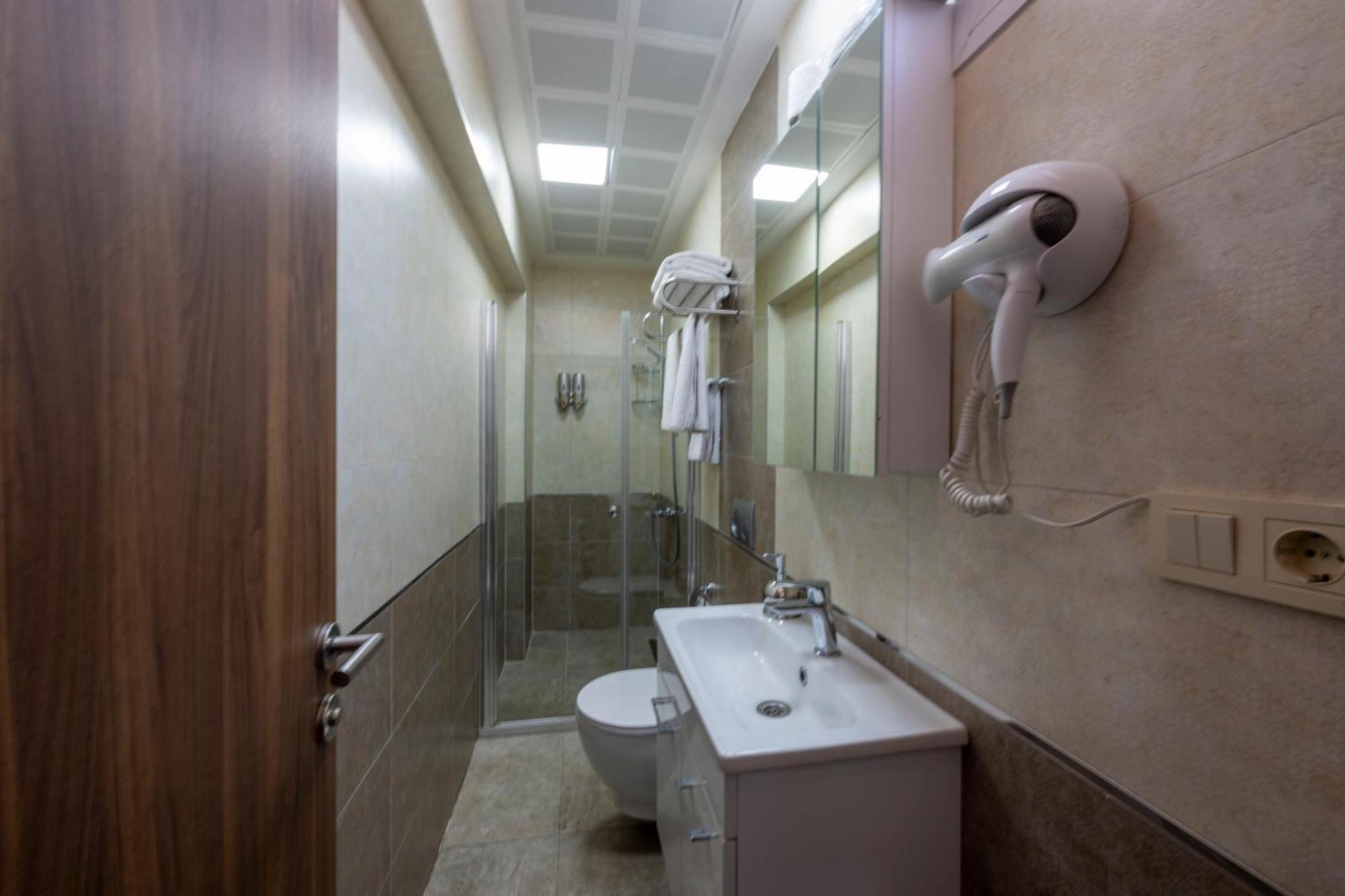 Comfort Suites Hotel Istanbul Exterior photo